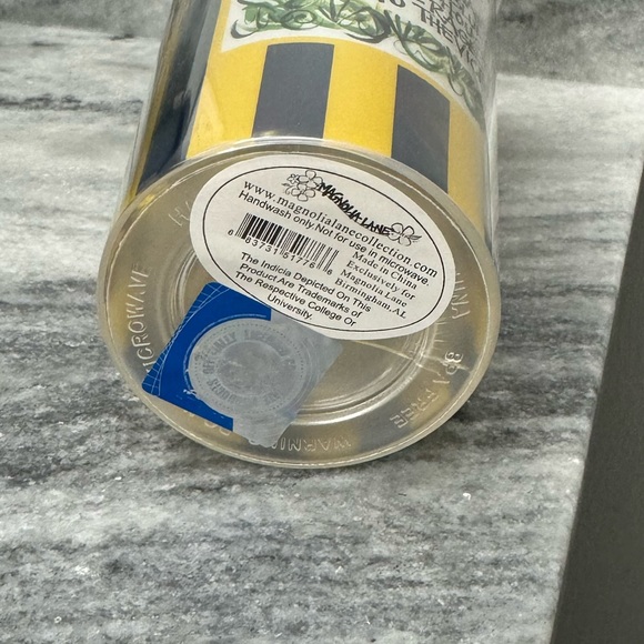 University of Michigan Plastic Water Bottle with Straw - Picture 4 of 4